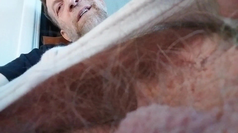 Hairyartist: Kurczący się starszy brat