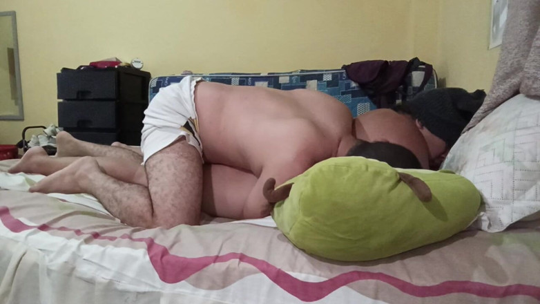Stepmom_with_big_tits: Como Se Estremece Mientras Le Estoy Haciendo Sexo Oral Que...