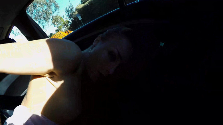 SaintPorn: Ciasna ogolona cipka Sadie zostaje wylizana, palcami i zerżnięta na...