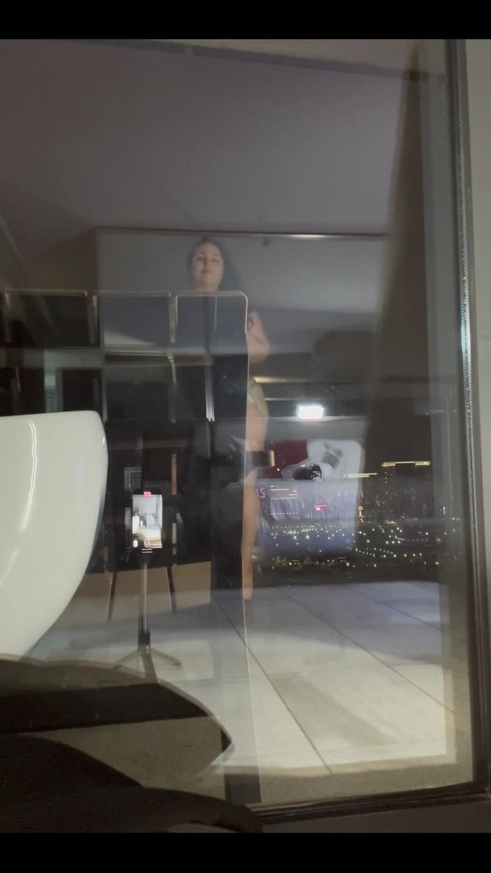 Amanda Thickk: Vídeo do BTS de uma sessão de fotos recente