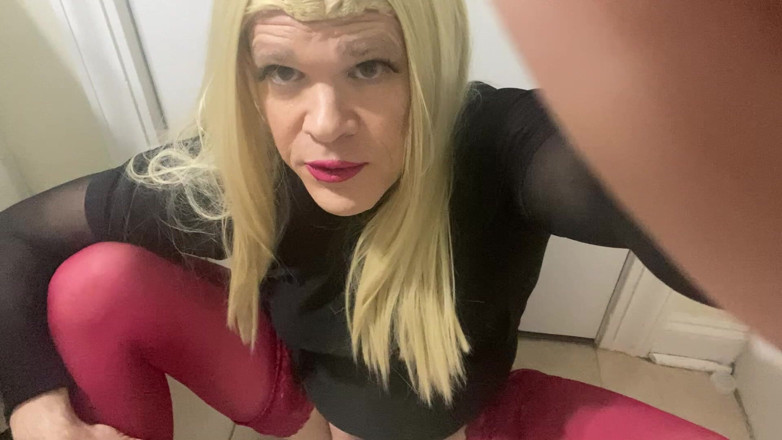 MadisonCD2025: Amadora Maricas Crossdresser em Lingerie e Meias fala sobre seu...