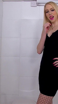 Blond nastolatka spust dziwka Grace Harper w Hot Hardcore Gloryhole jebanie