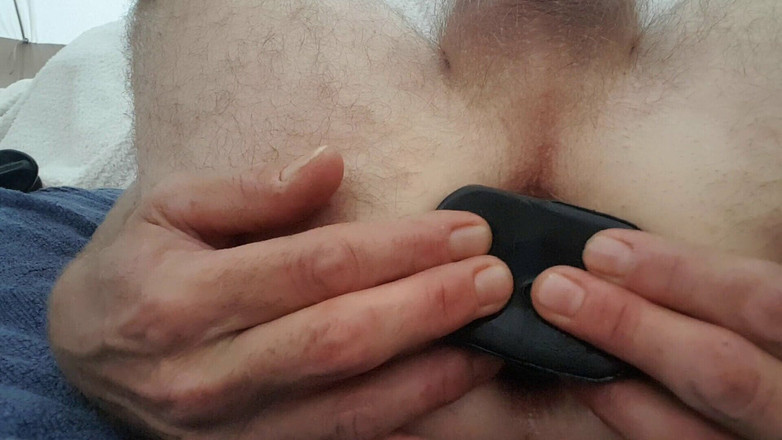 Fistboy: 6cm kolík do mého zadku