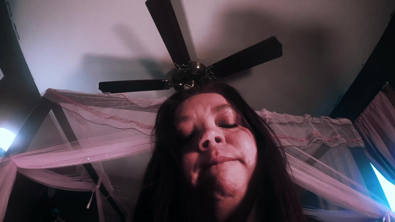 SexyNEBBW: ไอ้สั่นของฉันทำให้ฉันแตกน้ำ (แถมฉี่ในกางเกง)
