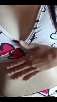 Polizei-oberstleutnant masturbiert im Bahnhofsbad in Comombia