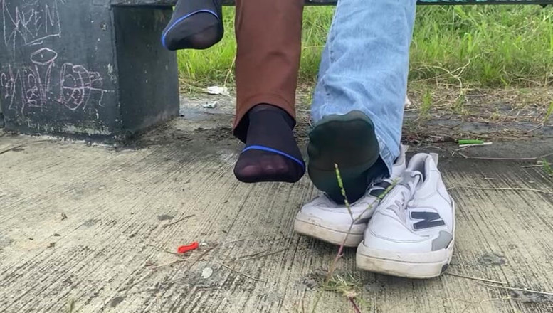 Mr Feet Colombia: mujhe batao ki tum mere pairon se kitna pyar karte...