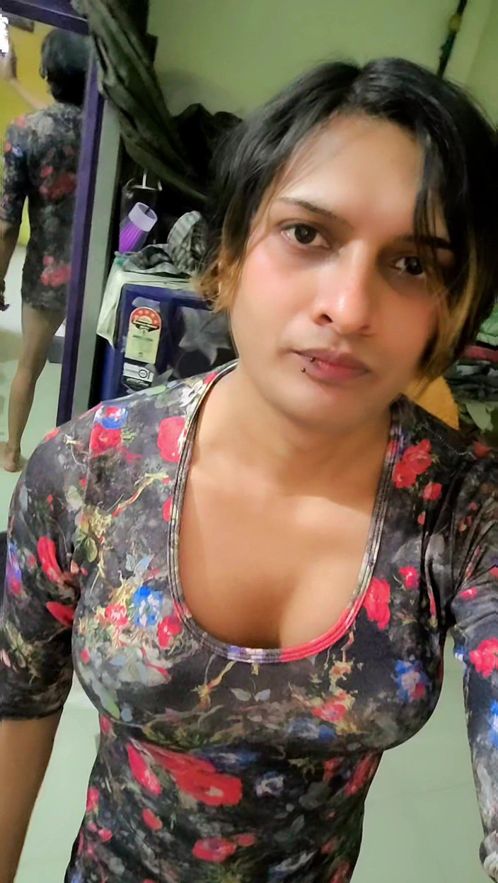 Zoyasazadai: Zoya Shezadi Arată Complet Ca O Rochie CD În Ziua De...