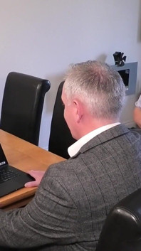 Il a trouvé mon travail personnel sur le domaine de la société