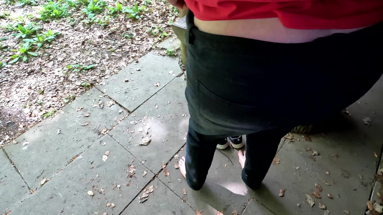 Bouncy Tits Action: Beating Breasts and Whipping Labia at Picnic