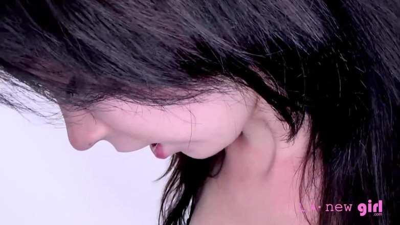L.A. New Girl: Athena Rayne umplută cu spermă, apoi scoate sperma afară și o...
