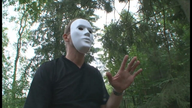Absolute BDSM films - The original: Demütigendes peitschen und muschi penetrierten in den wald