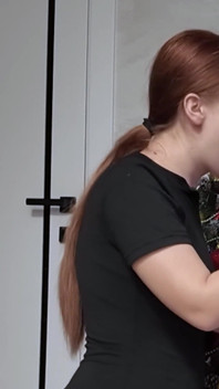 Meine Stiefschwester Gab Mir Ein Neujahrsgeschenk: Ich Lutsche Meinen Schwanz Nahe Dem Weihnachtsbaum. Xkeryb