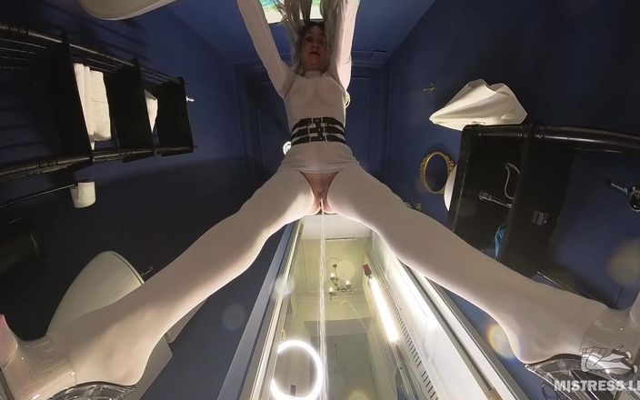 Mistress Legs: あなたは白いストッキングとハイヒールで愛人のトイレになりました