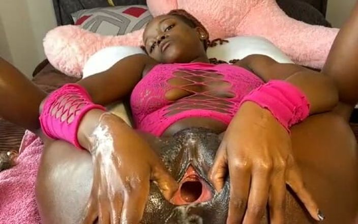 Swissarrow3: Bigass Ebony Fists Herself and Gets Face Fucked