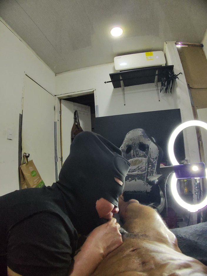 Cum-lobian dickdrainers: Throat Champ - Mask Hitam 3