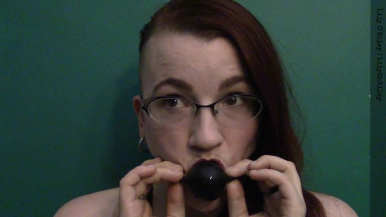 Lily O'Riley: Ballgag Staring (wmv)