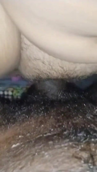 Měla sex se sexy tělem a tvrdě kouřila