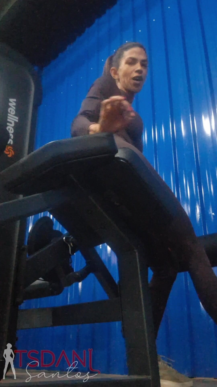 Tsdanisantos1: Sehr gutes Video im Fitnessstudio, in dem ich mein Training...