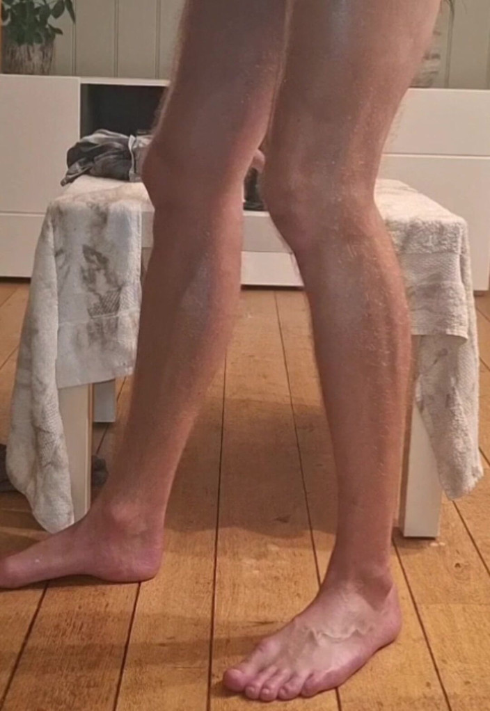 NoFace Twink X: 핫한 게이 Twink 그의 엉덩이에 거대한 주먹을 사랑하고 그것을 타고있다