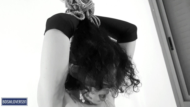 Bdsmlovers91: Kaki goncang dalam pantyhose hitam perhambaan tiang berdiri dengan orgasme...