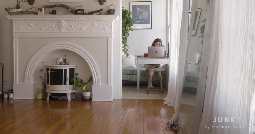Junk Productions: Spend the morning with pornstar April Snow