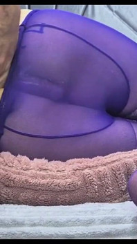 Pantimedias fetiche y fantasía sentada en la cara