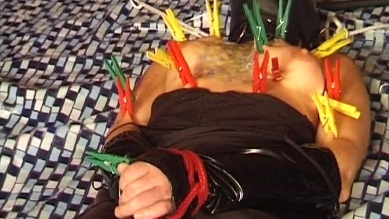 THAGSON CORE: Insaciável madura fetiche milf encharcada em selvagem bondage play