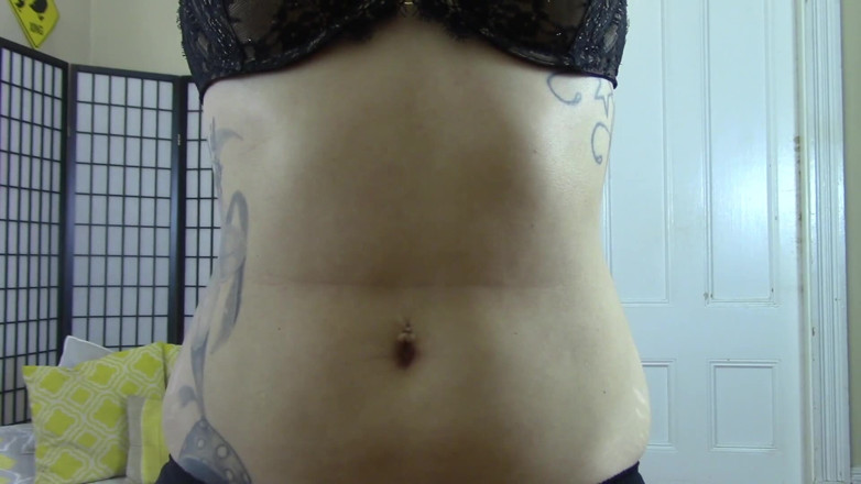 Quinn brooks: Поклонение моему идеальному кнопке живота - wmv