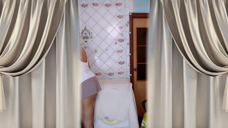 Lukerya: Gorąca gospodyni domowa Lukerya, Poranny flirt ze myciem zębów w...