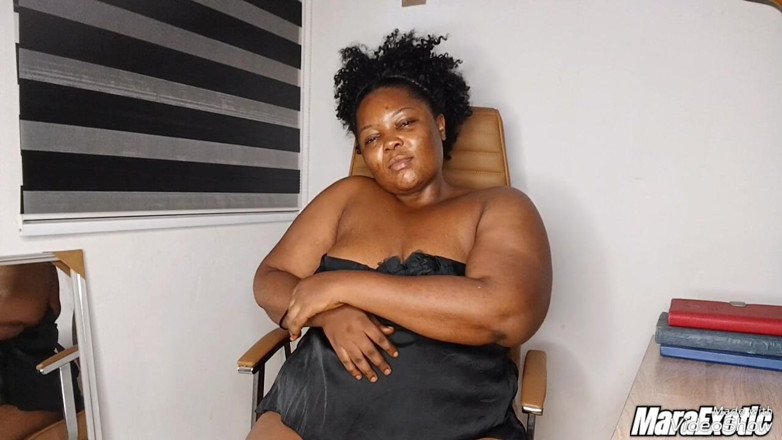 Mara Exotic: Ébano culo gordo babe solo orgasmo