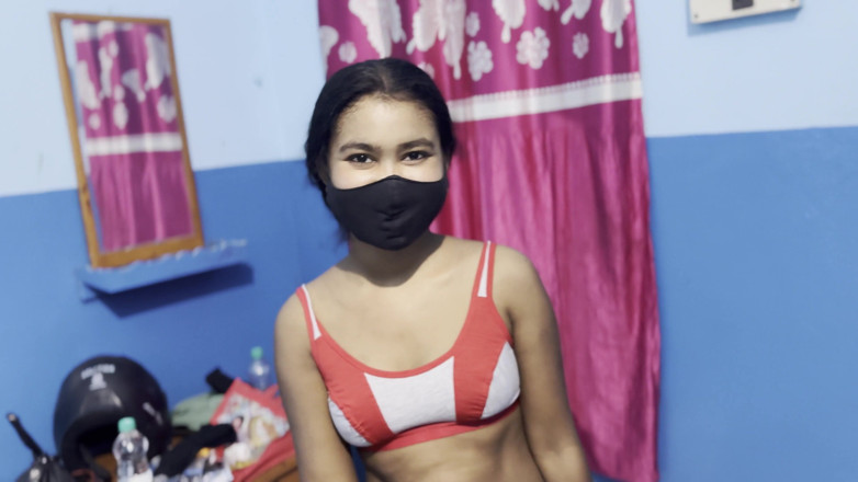 Analupdate: Desi Ấn Độ nữ sinh viên lần đầu tiên thử làm tình qua đường...