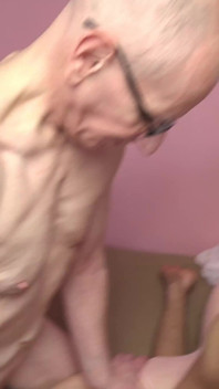 Suzy Wylde intenta dos pollas en su culo