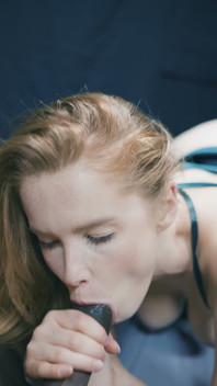 18 plus model z niesamowitymi cyckami dostaje ogromne creampie