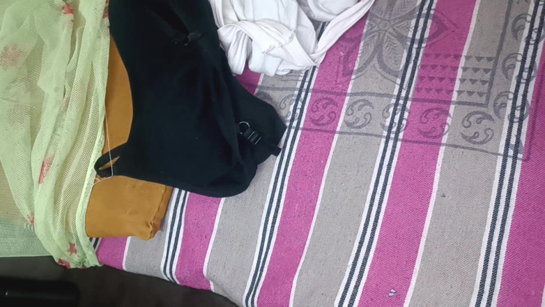 SanskariGirl1: Jasné hindské audio přítelkyně přišla poblahopřát k novému telefonu a...