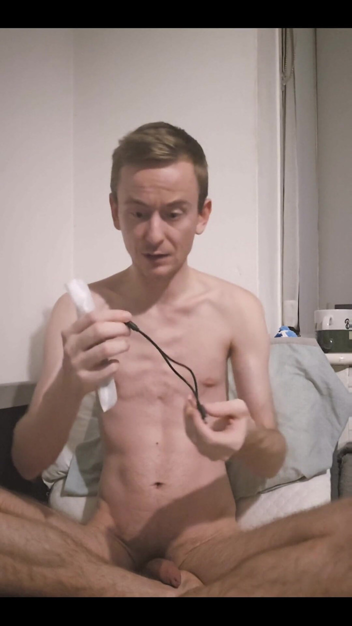 The Max Powers: Kutu Açılışı