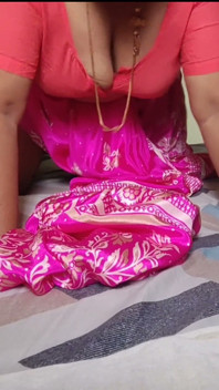 เย็ดน้ําเงี่ยนไหลเยิ้มท่าหมาจัดหนักเย็ดสาวร่าน Desi สุดฮอตใน saree