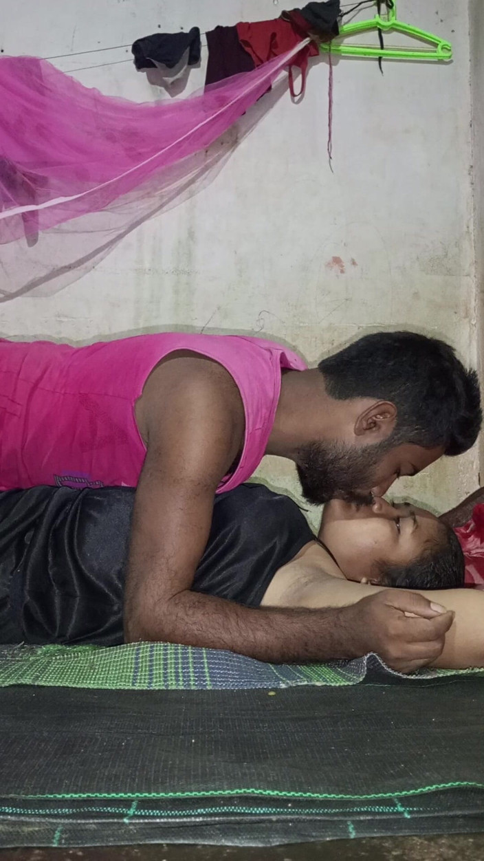 Mridulmadhu: Suami Isteri – Video Seksi Deshi Penuh