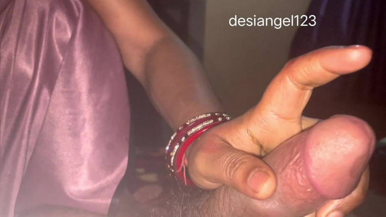 Desiangle: デシ・インディアン・バービーが最高のフェラチオを披露