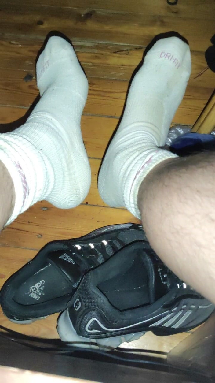 SmokedAlloy2: Спортивная обувь и белые носки похожи на Виагру