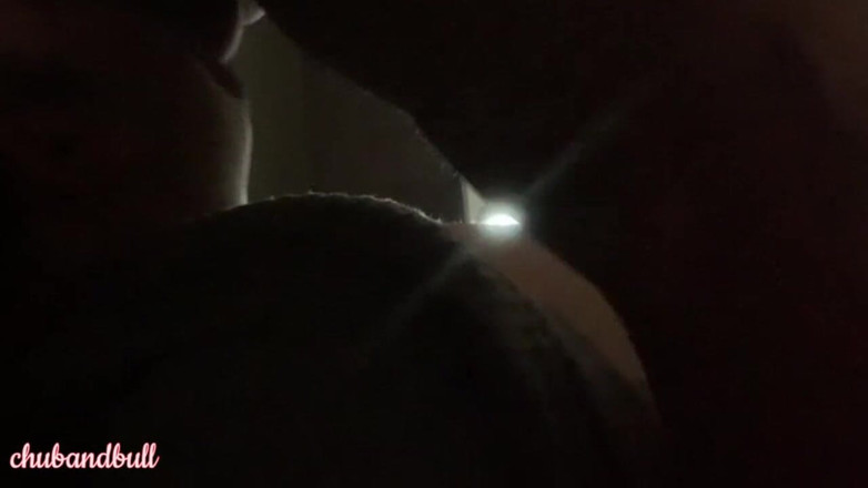 Chub_Bull: Yarağı temizliyor