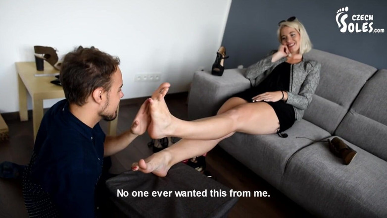 Czech Soles - foot fetish content: Cewek dengan kaki jenjur di toko sepatu mewah - bagian 2