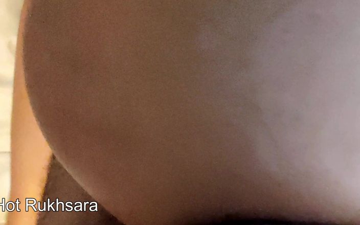 hot_rukhsara: Traindo a esposa com a vizinha peituda Escândalo! mas peituda...