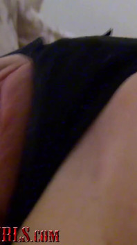 Rubia regordeta tímida me folla mientras su novio cornudo escucha por teléfono