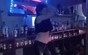 Spaingirl Natalie: Barmannen striptease