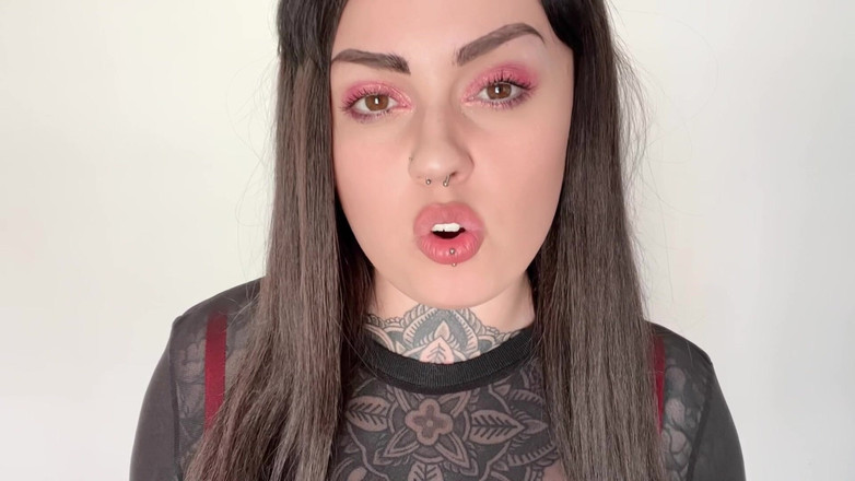 Miss Valentina: Quay tay lên tôi không phải vợ