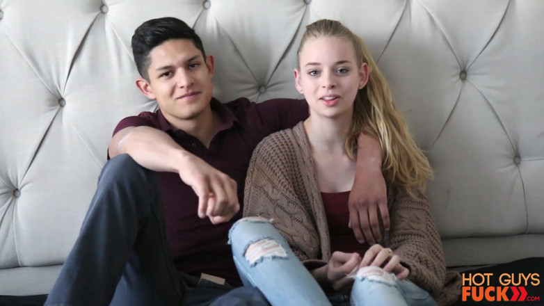 Hot Guys Fuck: เพื่อนเก่า Davis Black และ Sarah Sunday ในที่สุดก็ได้เย็ดกัน