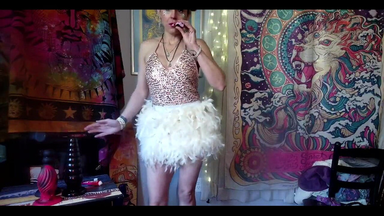 Suzy Wylde: Hai Lovers! Come See My Live