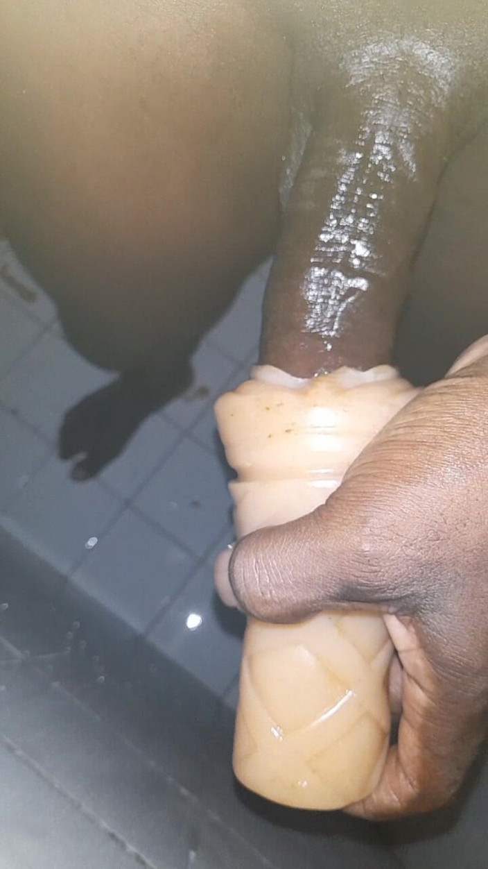 Black guy: S9 E1 mastürbasyon yapıyor