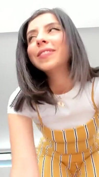 Hey baba, bu kıyafetle nasıl görünüyorum? Kişisel küçük fahişen olmak istiyorum, bana nasıl olunur öğret