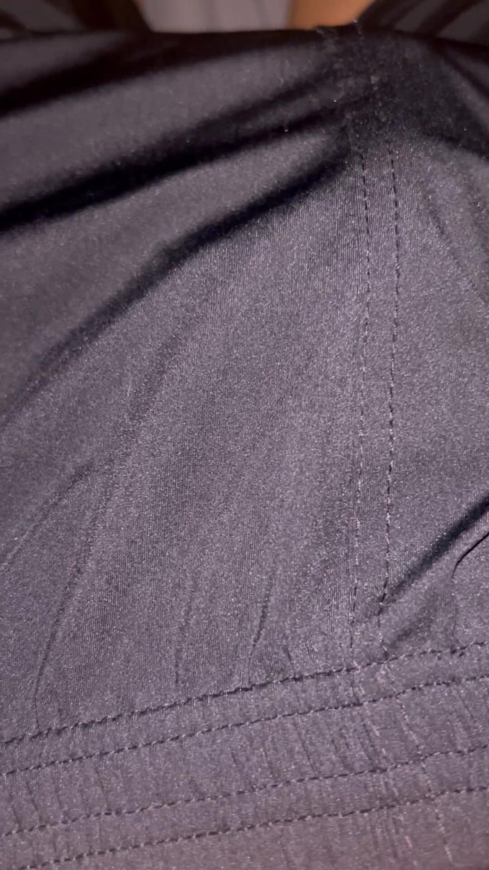 Quan Vietnam 18: Un tip de 18 ani vrea sex când este singur în cameră